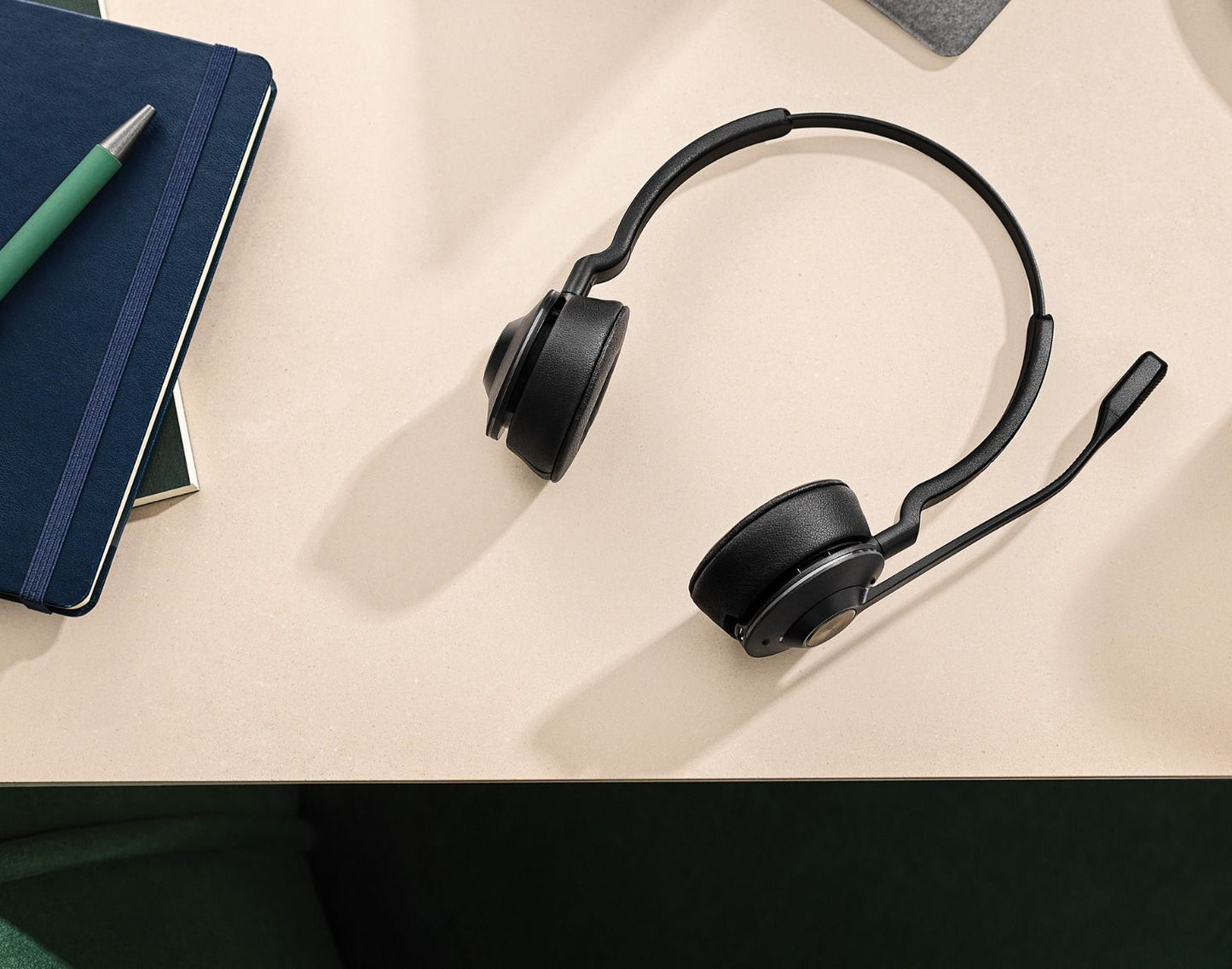 Jabra Engage 45 SE Stereo DECT Headset, Deskphone 0s, Sound like a pro, Get up to 13 hours of talk-time, Up to 150m, Busy-day-proof