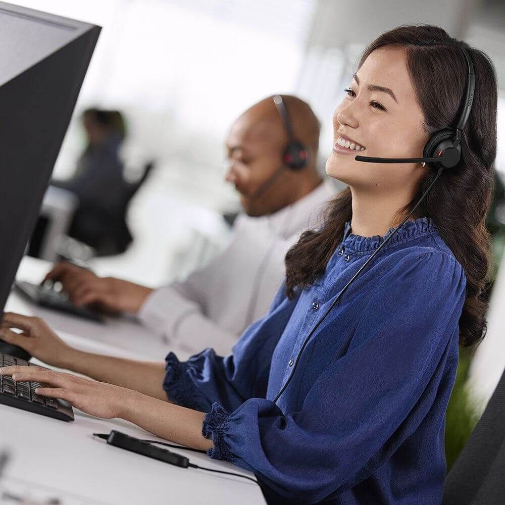 Jabra Engage 40 (Inline Link) UC Dual USB-C/A Corded Headsets, Lightweight & sturdy, Double the mic, Busylight, Hearing Protection Audio Quality