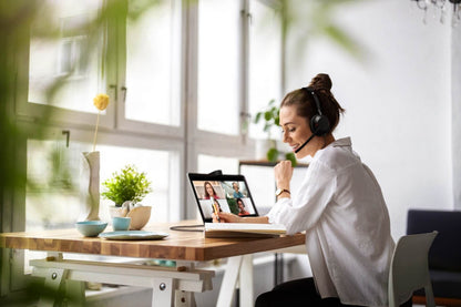 Jabra Evolve2 50, USB C/A MS Stereo Headset, BluetoothÂ®, 4 microphones, Active Noise Cancellation, Busylight, 0 management, Air Comfort technology