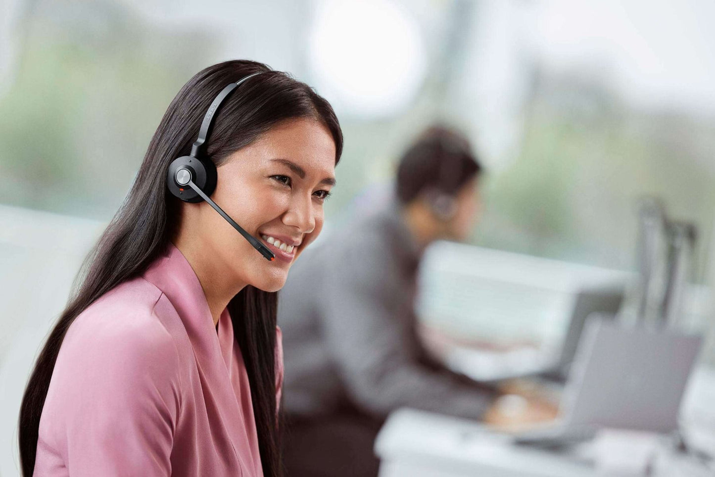 Jabra Engage 55 SE, Mono, Link400a, UC DECT Headset, 150m Wireless Range, Noise Cancelling, Flexible, Portable, Durable, Lightweight, Busylight