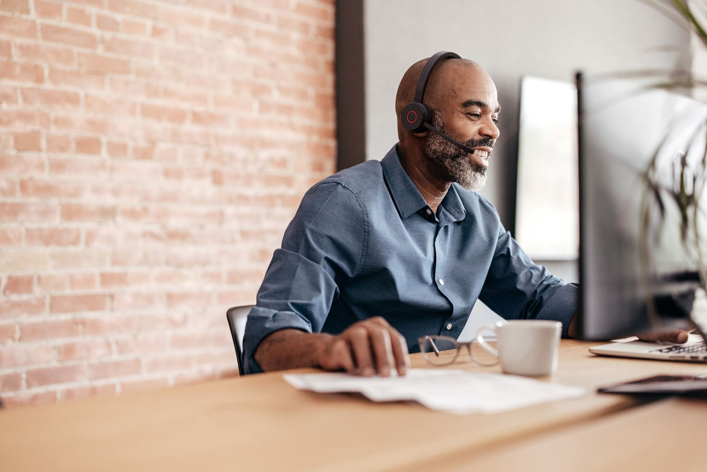 Jabra Evolve 65 TE Mono Teams Bluetooth Headset, Link 390a, 16-hour battery life, 30-metre wireless range, Passive Noise Cancellation, BusyLight