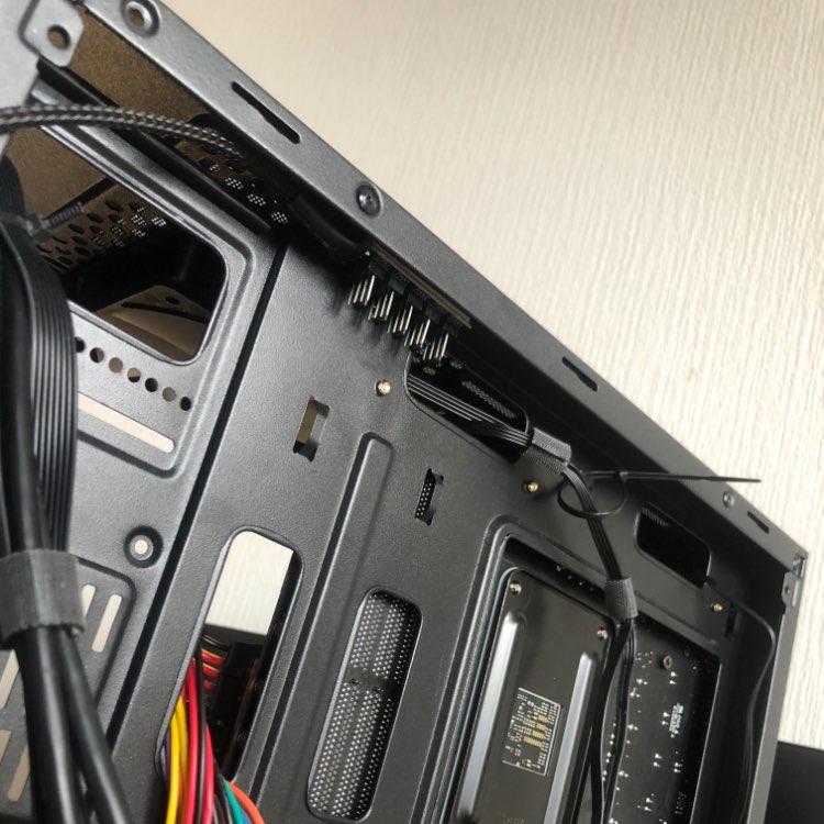2-Port PWM Fan Hub for PC Chassis — Quiet & Efficient Cooling Control