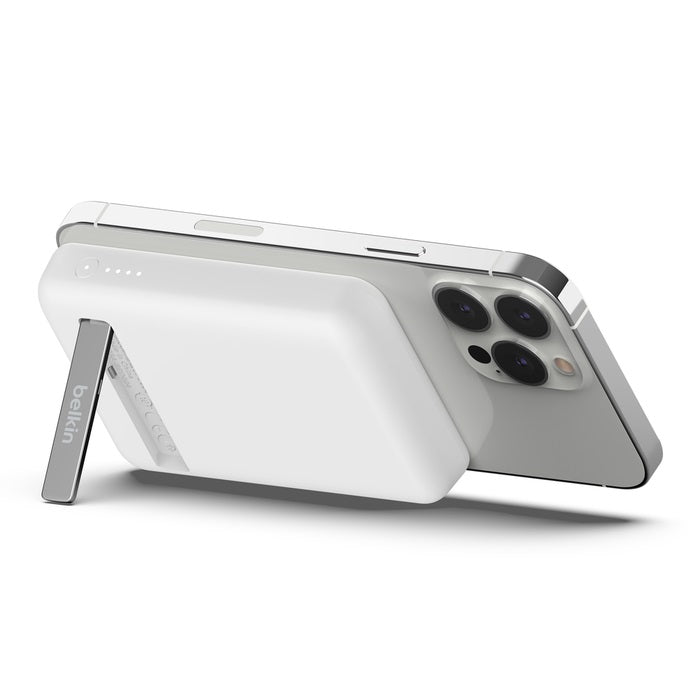Belkin BoostCharge Magnetic Wireless Power Bank 5K + Stand - White (BPD004btWT), image 1